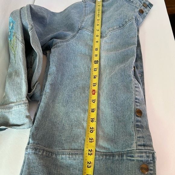 NWOT Sage 56 Embroidered Denim Jacket Turquoise Floral Design on Right Sleeve. - Picture 10 of 10